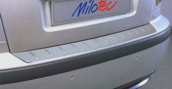Škoda Octavia I - Práh pátých dveří s výstupky, ABS-stříbrný