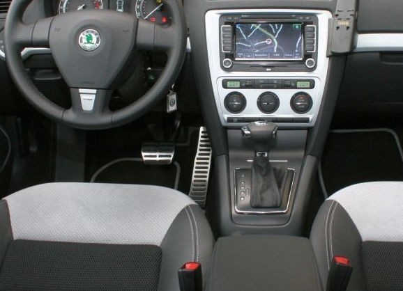 Škoda Octavia II - Sportovní pedály pro automat S-Line