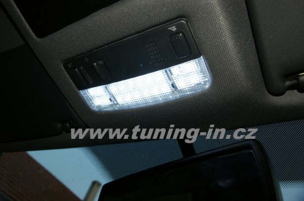 Škoda Fabia II - stropní LED osvětlení