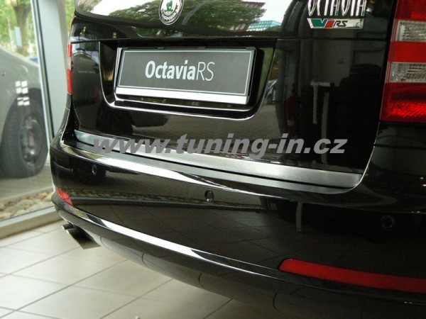 Škoda Octavia II Combi 04-11 - NEREZ lišta pod SPZ dlouhá ´Brushed Steel´ - OMSA LINE