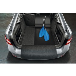 Škoda Superb III sedan - textilně gumový koberec do kufru