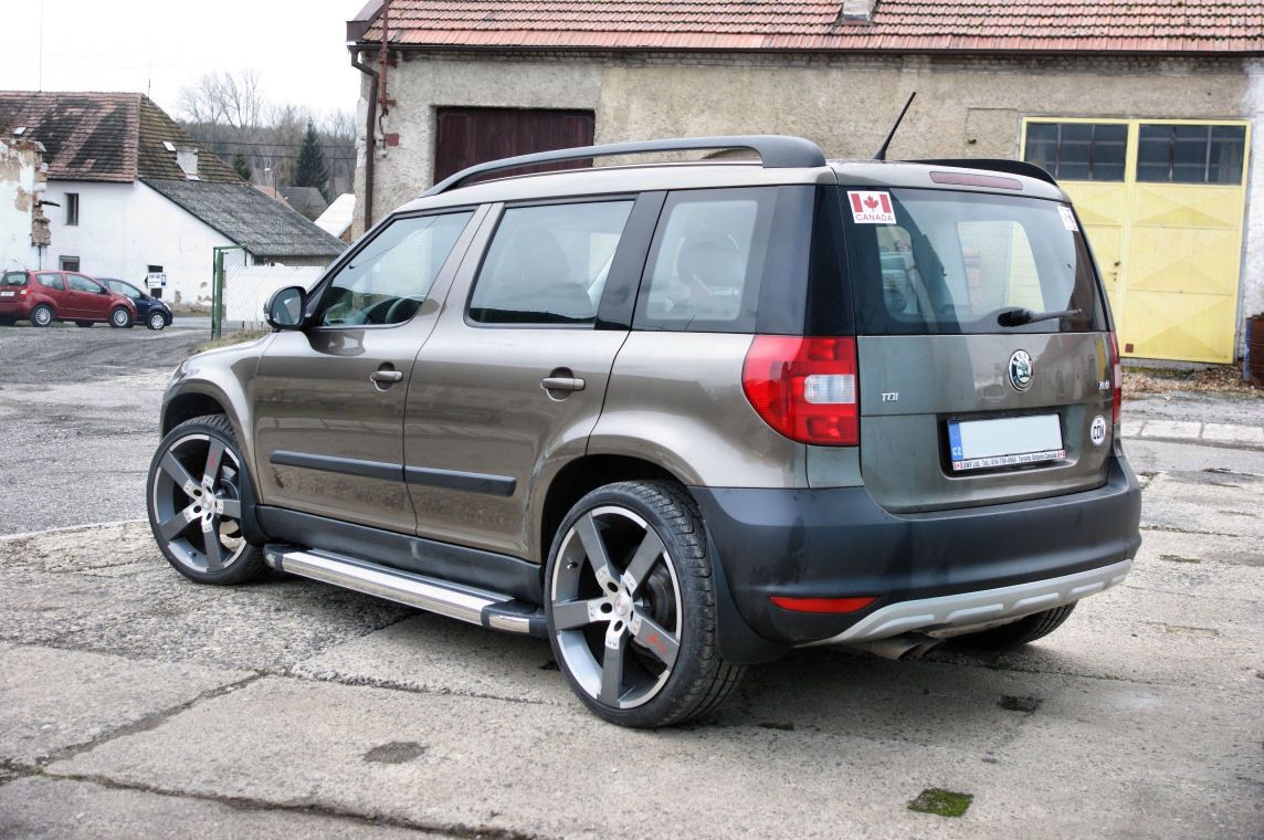 Тюнинг йети. Skoda Yeti Tuning. Skoda Yeti 2011 Tuning. Тюнингованная Шкода Йети. Skoda Yeti обвес.