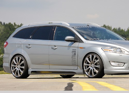 Rieger Tuning boční prahy s prolisem a výřezy pro Ford Mondeo (BA7)  Kombi/Coupé/Sedan, r.v. od 03/2007