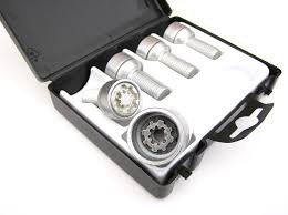 Секретки skoda 000071597c