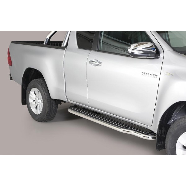 Boční nerezové nášlapy Toyota Hilux VIII extra cab