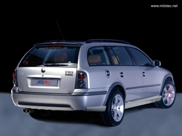 Škoda Octavia I combi facelift - 4-ROAD rozšíření zadního nárazníku - ABS stříbrný