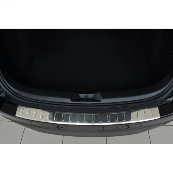 Ochranný panel zadního nárazníku nerez - Mazda 3 Hatchback (09/2013->)