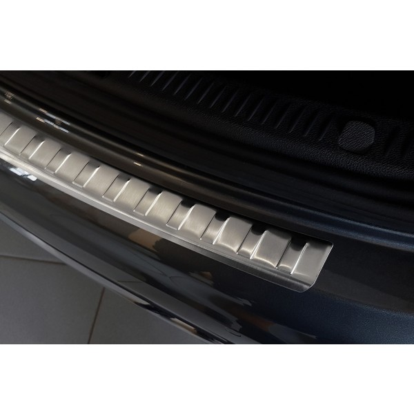 NEREZ Kryt prahu zadních dveří Mercedes E Class W213