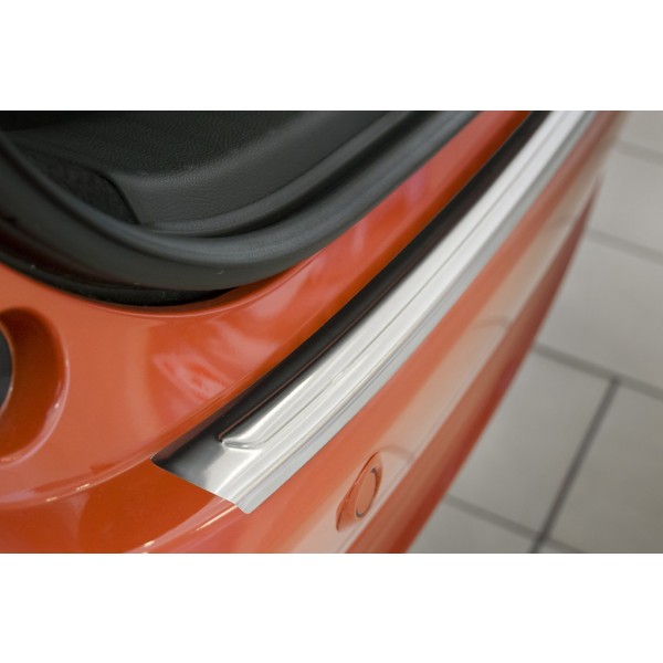 NEREZ Kryt prahu zadních dveří Honda Jazz III