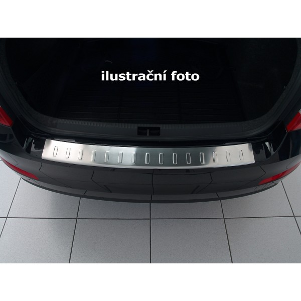 NEREZ Kryt prahu zadních dveří Opel Astra J kombi