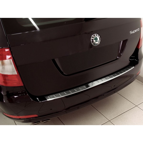 NEREZ Kryt prahu zadních dveří Škoda SUPERB II kombi