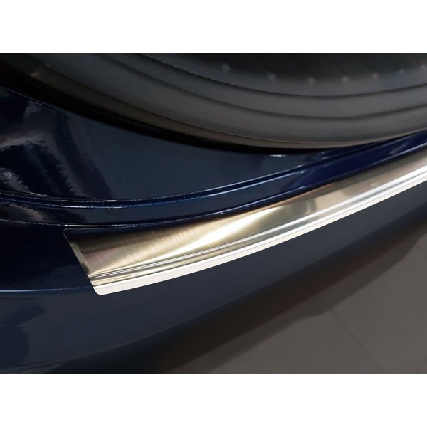 NEREZ Kryt prahu zadních dveří Hyundai Santa Fe IV