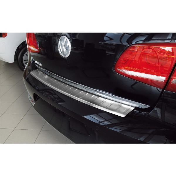 NEREZ Kryt prahu zadních dveří Volkswagen PASSAT B7 Limousine
