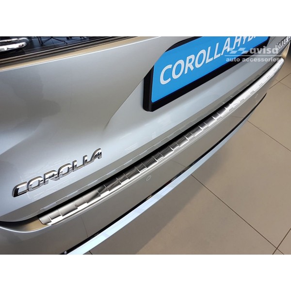 NEREZ Kryt prahu zadních dveří Toyota Corolla XII Kombi