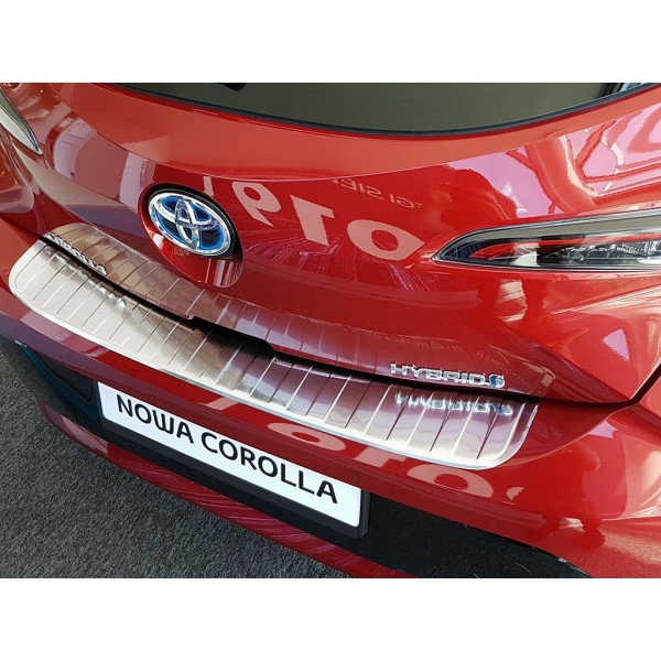 NEREZ Kryt prahu zadních dveří Toyota COROLLA XII