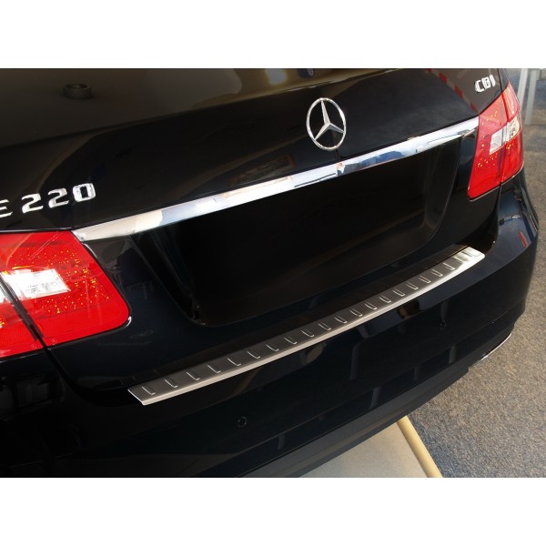 NEREZ Kryt prahu zadních dveří Mercedes E Class W212 Limousine