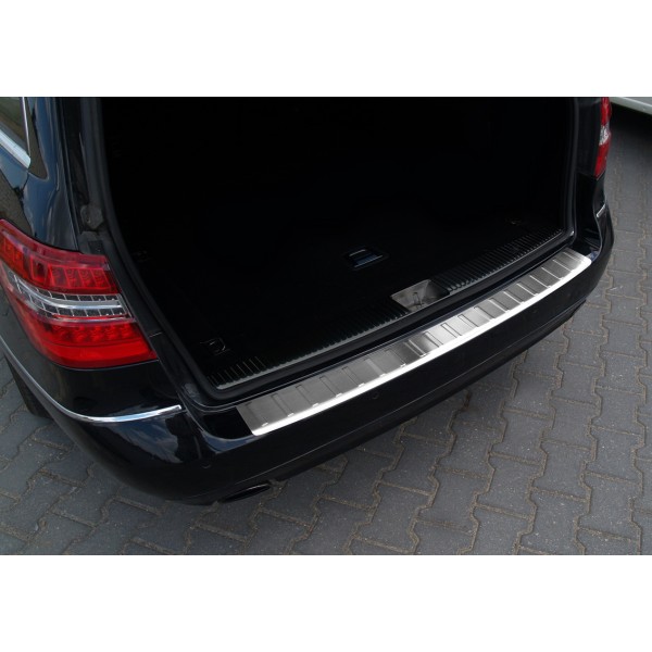 NEREZ Kryt prahu zadních dveří Mercedes E Class W212 T Model - kombi