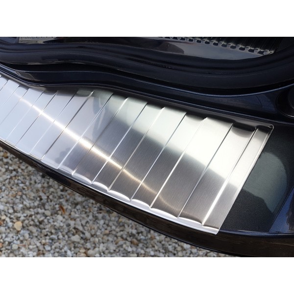 NEREZ Kryt prahu zadních dveří Ford Mondeo V kombi / facelift