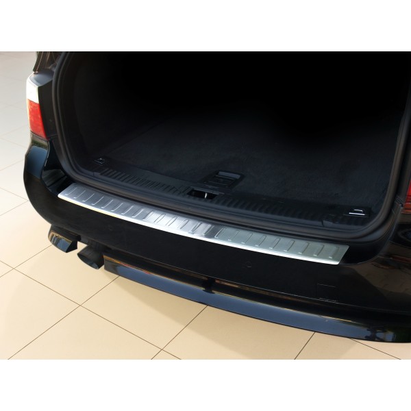 NEREZ Kryt prahu zadních dveří BMW 5 E61 touring