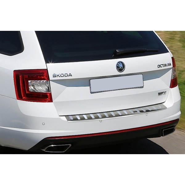 NEREZ Kryt prahu zadních dveří Škoda Octavia III RS kombi