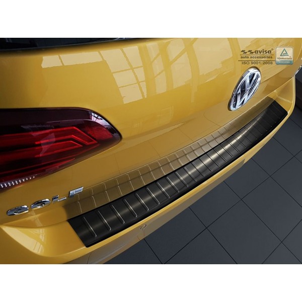 NEREZ Kryt prahu zadních dveří Volkswagen Golf VII - černý grafit