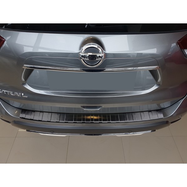 NEREZ Kryt prahu zadních dveří Nissan X-trail III facelift - černý grafit