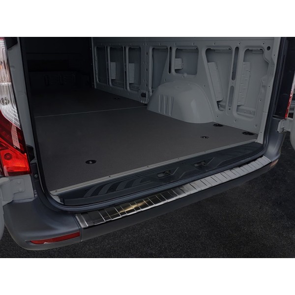 NEREZ Kryt prahu zadních dveří Mercedes Sprinter III