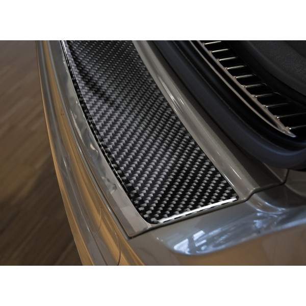 NEREZ Kryt prahu zadních dveří Volvo XC60 - karbon