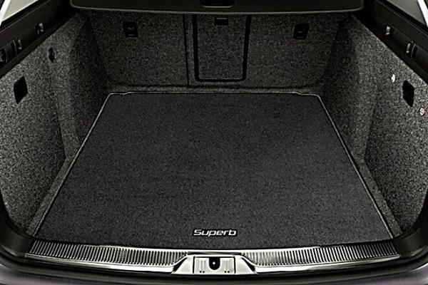 Škoda Superb II Combi - Textilní vana do kufru s logem SUPERB