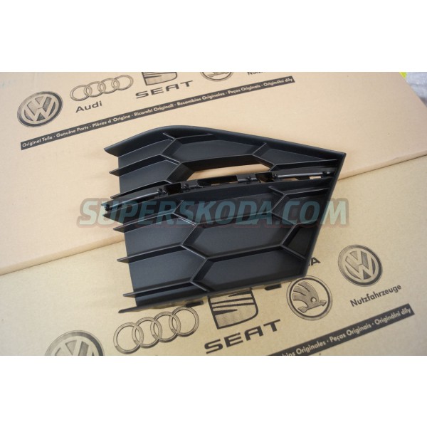 Škoda Superb III - pravá mřížka nárazníku V1