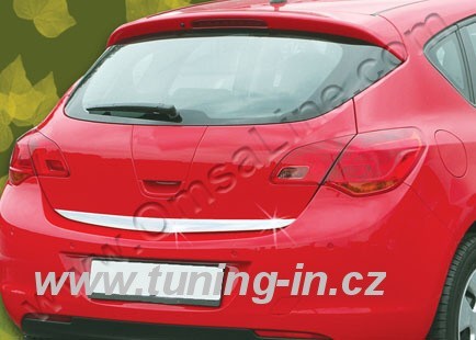 Opel Astra J - NEREZ chrom spodní lišta kufru - OMSA LINE