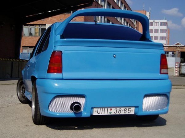 Opel Kadett - zadní nárazník I.