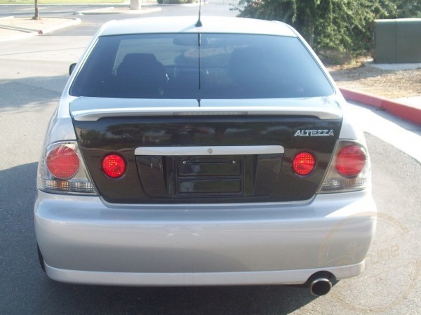 Lexus IS200/IS300 99-05 - Karbonové víko kufru