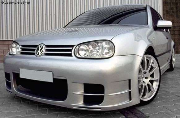 VW Golf IV - Přední nárazník s logem a výřezy