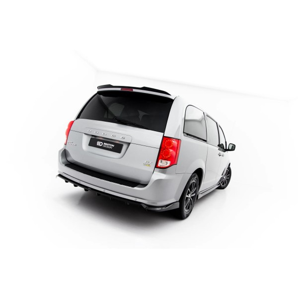 Dodge Grand Caravan Mk5 Facelift, spoiler pod zadní nárazník s žebrováním, Maxton Design