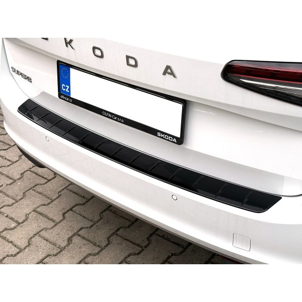 Škoda Superb IV Combi - OEM ochranný panel zadního nárazníku ČERNÝ LESKLÝ