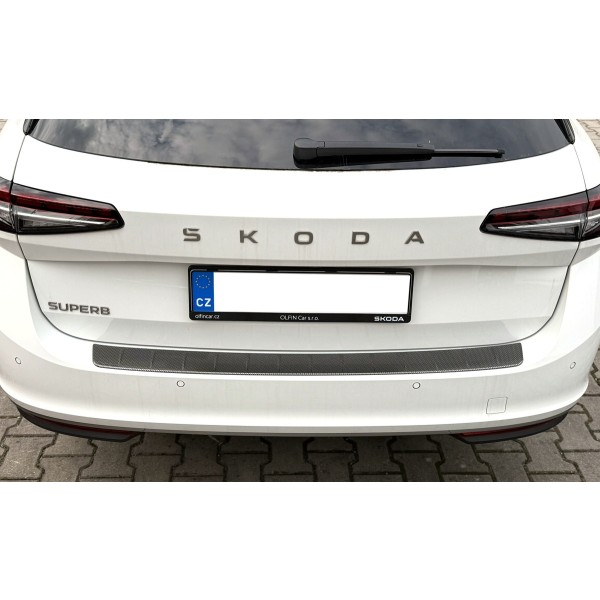 Škoda Superb IV Combi - OEM ochranný panel zadního nárazníku CARBON