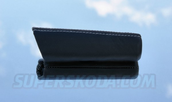 Škoda Octavia II - Kožené madlo ruční brzdy černé s bílím prošitím