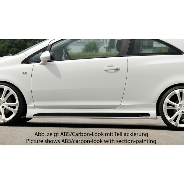 Rieger boční práh mont. strana levá pro Opel Corsa D 3-dvéř. vč. faceliftu, r.v. 01/11-, 07/06-12/10, plast ABS s povrchovou úpravou Carbon-Look, s prolisem a výřezem