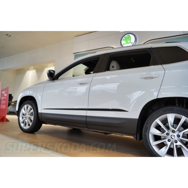 Škoda Karoq  - černé dekorativní lišty dveří SPORT LINE