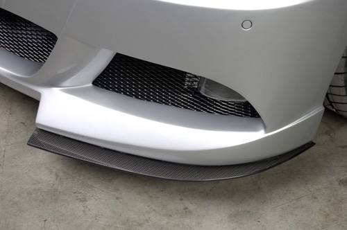 BMW E90 /řada3/ - Lipa pod přední nárazník dvoudílná Carbon-Look