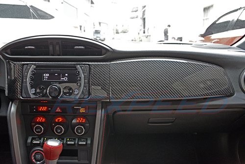 Toyota FR-S - Karbonový dekor palubní desky