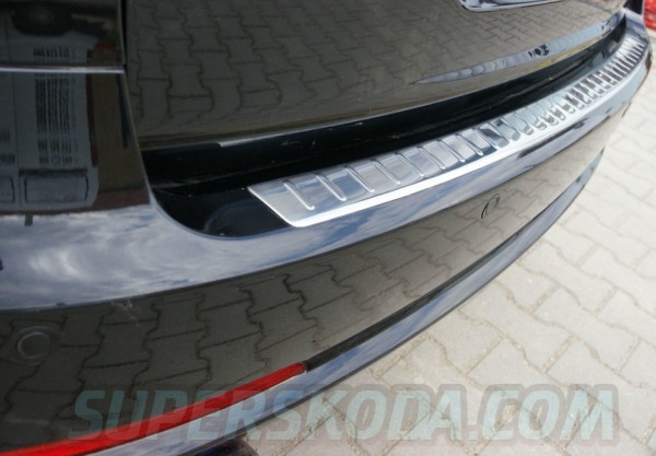 Škoda Octavia II RS Combi 04-11 - NEREZ chrom nákladový práh zadního nárazníku - OMSA LINE