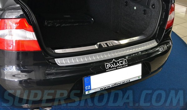 Škoda Superb II sedan - Nákladový práh stříbrný