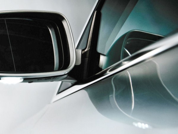 Škoda Superb - Chromová lišta okna přední levá