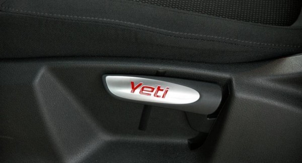 Škoda Yeti - Madlo sedačky Yeti červené matné