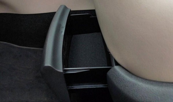 Škoda Yeti - Odkládací box pod sedačku