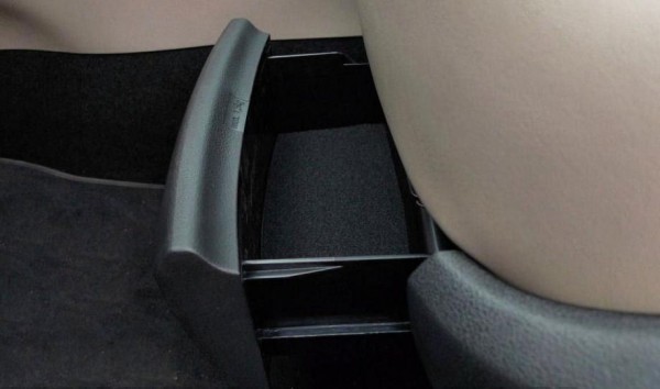 Škoda Yeti - Odkládací box pod sedačku