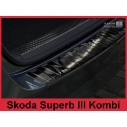 Škoda Superb III 15- - lišta hrany kufru černá leštěná