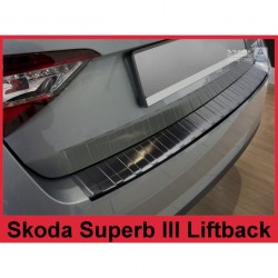 Škoda Superb III Liftback 15- - lišta hrany kufru černá leštěná